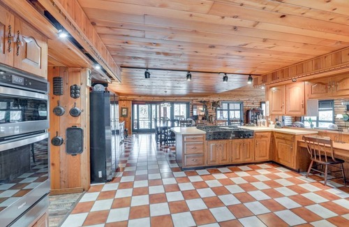 Long Lake Cabin | Your Adirondack Adventure HQ-3 bdrm lodge