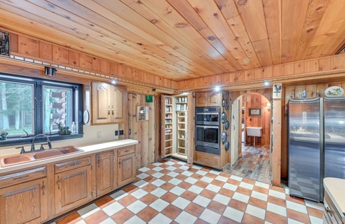 Long Lake Cabin | Your Adirondack Adventure HQ-3 bdrm lodge