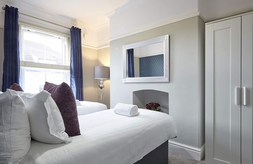 Clifton Villa | Your Apartment | Bristol The Sunningdale - No.3