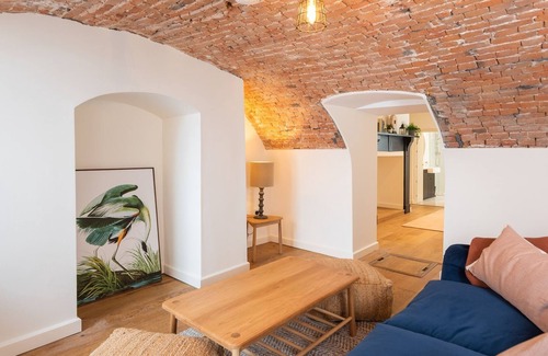 Redcliffe Apartment | Your Apartment Redcliffe Parade No9 I Lower Ground