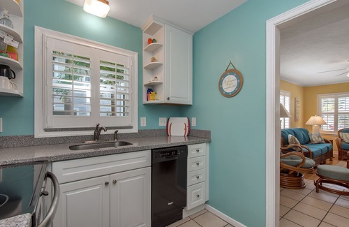 Treasure Island Cottage | Your Beach Cottage Getaway! 'Come and enjoy our sand and sunsets '