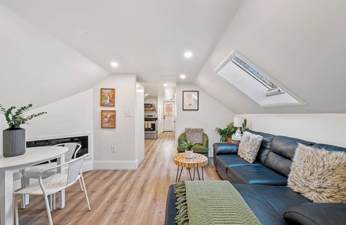 Roslindale Condo | Your Boston Retreat on the Third Floor