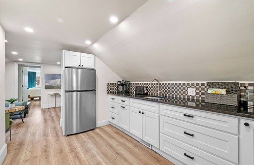 Roslindale Condo | Your Boston Retreat on the Third Floor