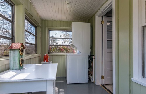 Swannanoa Cottage | Your Carolina Cottage - Charming and close to everything