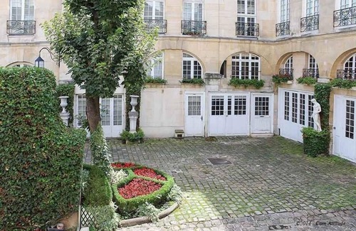 Saint-Thomas-d'Aquin Apartment | Your Charming Apartment in Paris near St Germain & Louvre