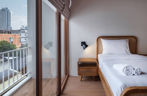 Khlong Ton Sai Apartment | Your cozy retreat for making memories with loved ones 10 mins to ICON SIAM