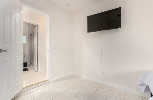 Garfield Apartment | Your Downtown Home With California King Bed Unit A