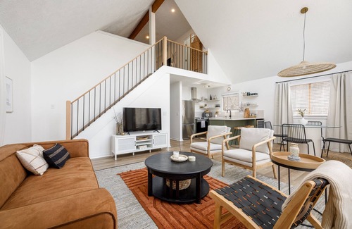 Cedar Ski Chalet | Your Fall Retreat Awaits at the Old Mountain House