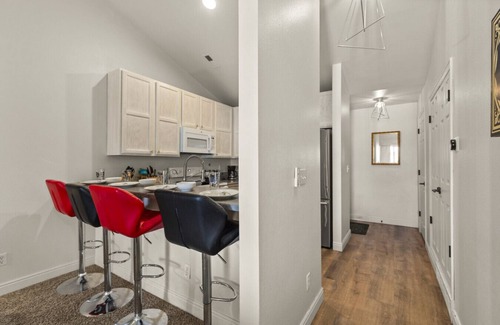 Fort Collins Apartment | Your Foothills Retreat | Dogs welcome | 30+ days