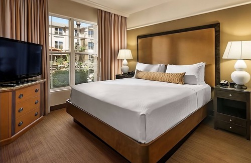 Gainey Village Villas Hotel | Your Gateway to Scottsdale's Wonders: Elegant Suites Await! Paws Friendly, Pool