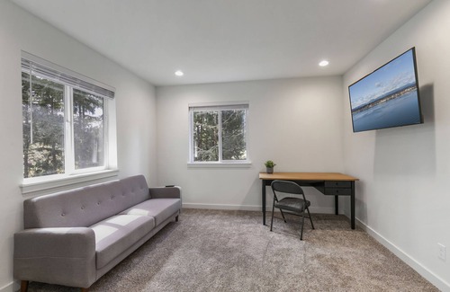 West Hills House | Your Getaway Awaits! New 3-Bedroom Nestled In The Trees