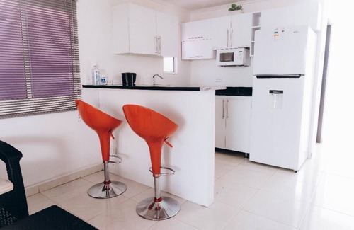 San Andres House | your home away from home, 4 pax, ac, wi-fi, kitchen, private patio n