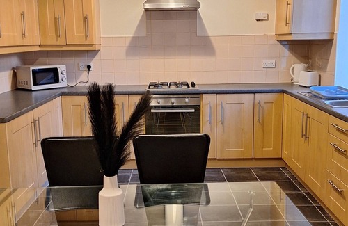 Gateshead House | Your Home Away From Home: A Spacious Gateshead Retreat for a Grand Getaway.