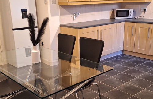 Gateshead House | Your Home Away From Home: A Spacious Gateshead Retreat for a Grand Getaway.
