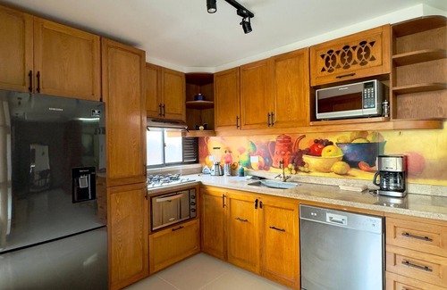 La America House | "Your home away from home" The Yellow corner, with private Jacuzzi.