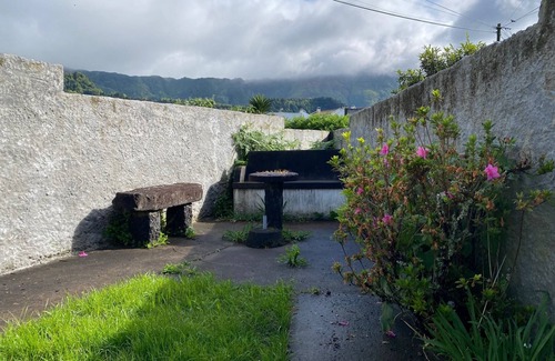 Furnas House | Your home away from home. Every comfort just a few meters from Poça da Beija.