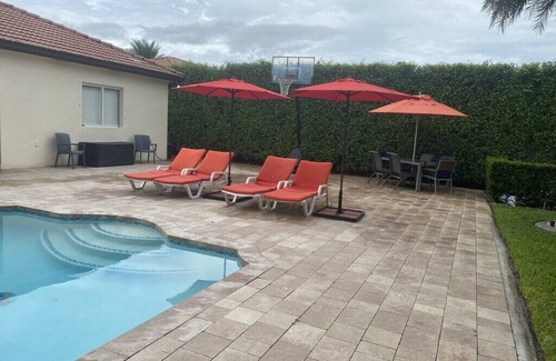 Miami Lakes House | Your home away from home
