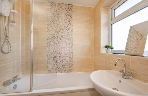 Huntington House | Your Home Away From Home - Near York City Centre