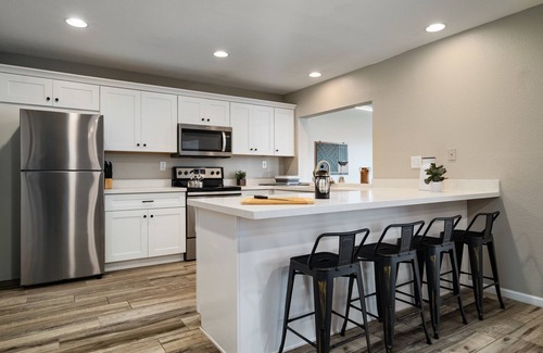 Dobson Ranch House | Your Home Away from Home: Pool, Games, Hot Tub, Mini-Golf, BBQ, Luxury Home