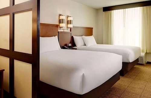 Gwinnett Place Hotel | Your Home Away From Home! 3 Pet-friendly Units! Pool Access and Free Parking!