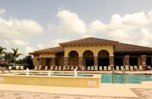 Naples Condo | Your home away from home NOW AVAILABLE