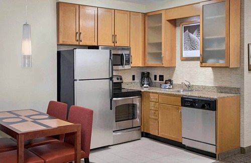 Eisenhower East Hotel | Your Home Away from Home in Historic Alexandrian