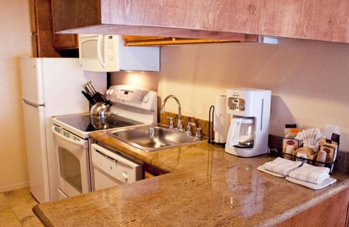 Avila Beach Resort | Your Home Away From Home! 2 Relaxing Units with Kitchen, Pool, Free Parking