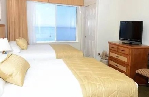 Avila Beach Resort | Your Home Away From Home! Free Parking, Pool, Steps To Central Coast Aquarium
