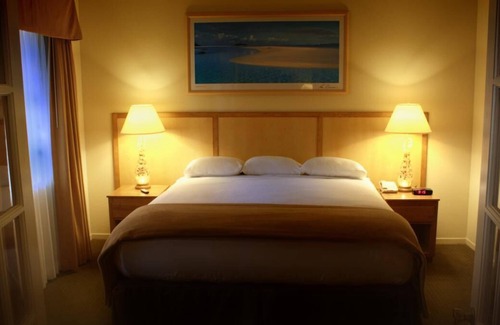 Avila Beach Resort | Your Home Away From Home! 2 Classy Units, Onsite Swimming Pool, Free Parking