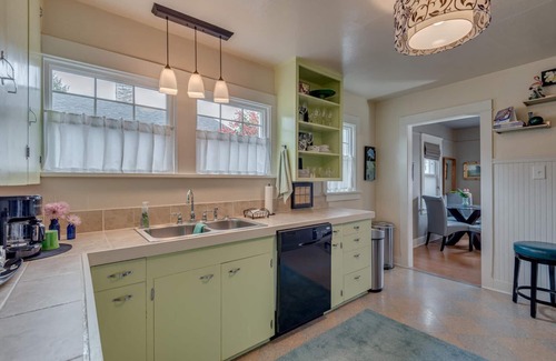 McMinnville Cottage | Your Home Away from Home In Downtown McMinnville