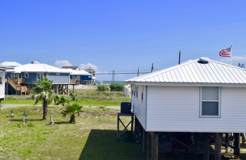 Dauphin Island House | Your Island Getaway Within Walking Distance To The Gulf