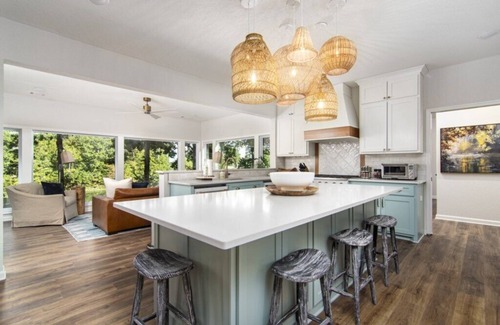 Hot Springs Village House | Your Lake Balboa Oasis: Luxury Meets Nature