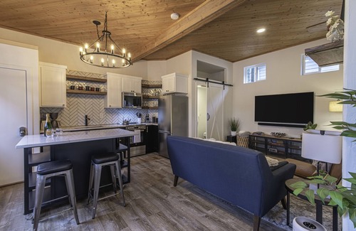 South Hills Cottage | Your Lil' Barn Away From Home