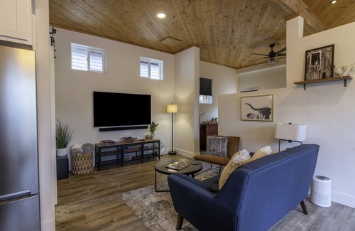 South Hills Cottage | Your Lil' Barn Away From Home