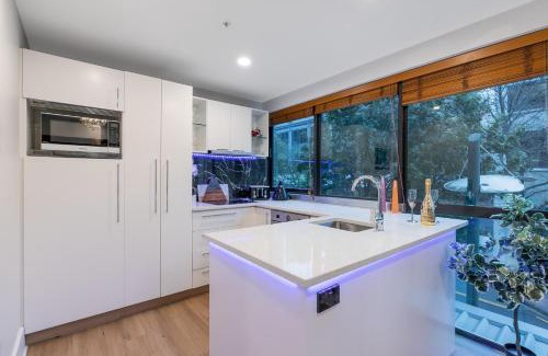 Auckland Central Business District Apartment | Your Next Viaduct Getaway!