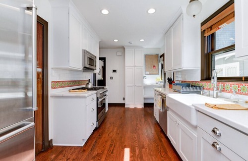 North Park Apartment | Your Northpark Hideaway FREE EV Charger, Parking