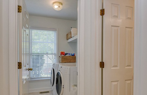 Houndslake House | Your Oasis in Aiken - Great for families