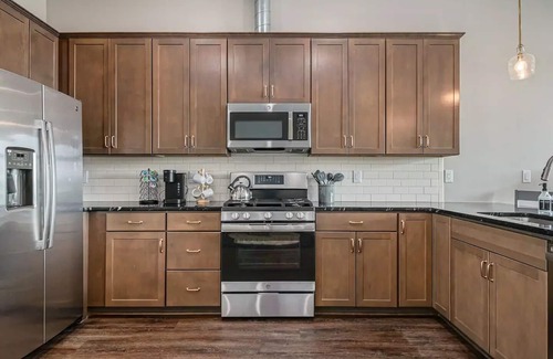 Omaha House | Your Omaha Escape - Luxe End-Unit +2 Master Suites