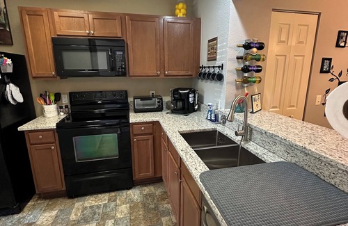 Kissimmee House | Your Orlando theme park and shopping paradise! Long term renters welcome