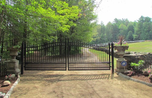 Brimfield House | Your Own Private Luxury Resort - Sturbridge/Brimfield, MA