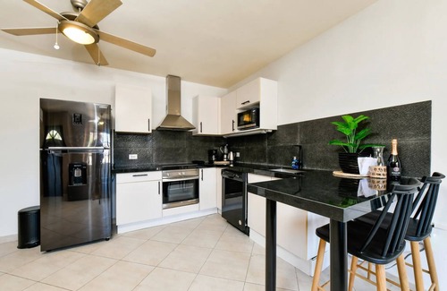 Palm Beach Condo | Your Palm Beach Getaway: Walk to Beach & Hotels