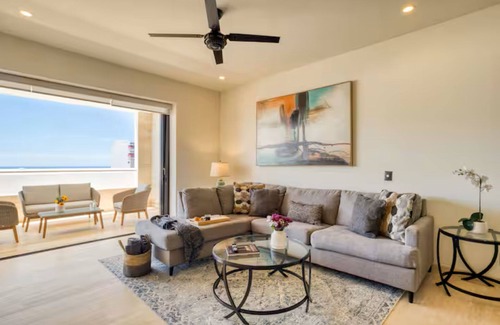 Santa Rosa Apartment | Your perfect family getaway: relax between the pool, the jacuzzi and the sea.