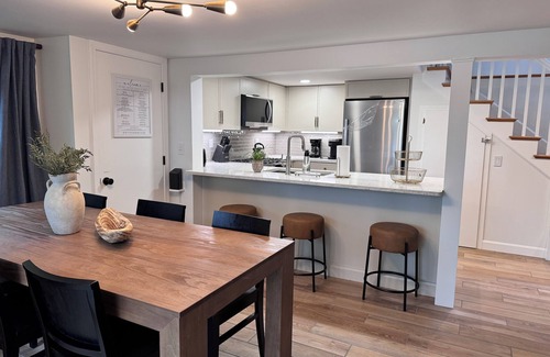 West Barnstable House | Your Private Lakeside Escape- NEW! LINENS INCLUDED!