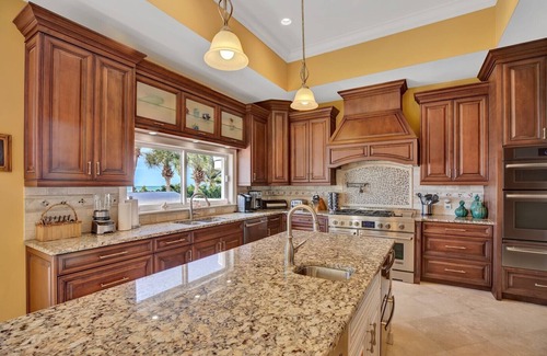 Islamorada House | Your PRIVATE OCEANFRONT ESTATE awaits! Dive into the Infinity Pool & 150' Beach