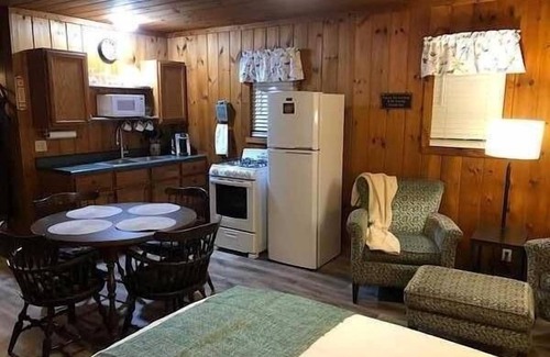 Teresita House | Your Relaxing Getaway Awaits! Pet-Friendly Cabins, Free Parking