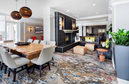 Emeryville Hotel | Your Relaxing Getaway Awaits! Pets Allowed, Parking, Near Aquarium of the Bay