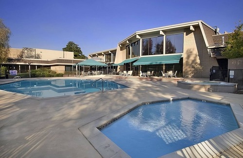 Redding Resort | Your Relaxing Getaway Awaits! Outdoor Pool, FREE Parking, Pets Allowed!