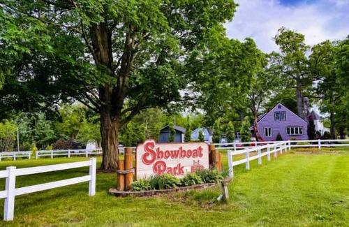 Chesaning House | Your Relaxing Getaway Awaits! Pets Allowed, Near Twin Brooks Golf Club