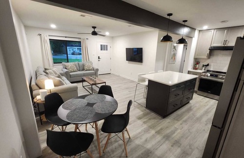 Tallahassee House | Your Tallahassee Home Away From Home-Walking Distance to Stadium & College Town