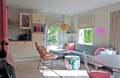 Warmenhuizen House | Your tropical resort by the sea